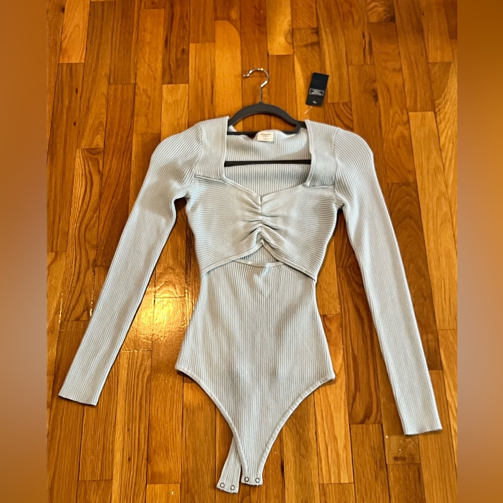 NWT Abercrombie & Fitch Light Blue Ribbed Long Sleeve Bodysuit Size Medium